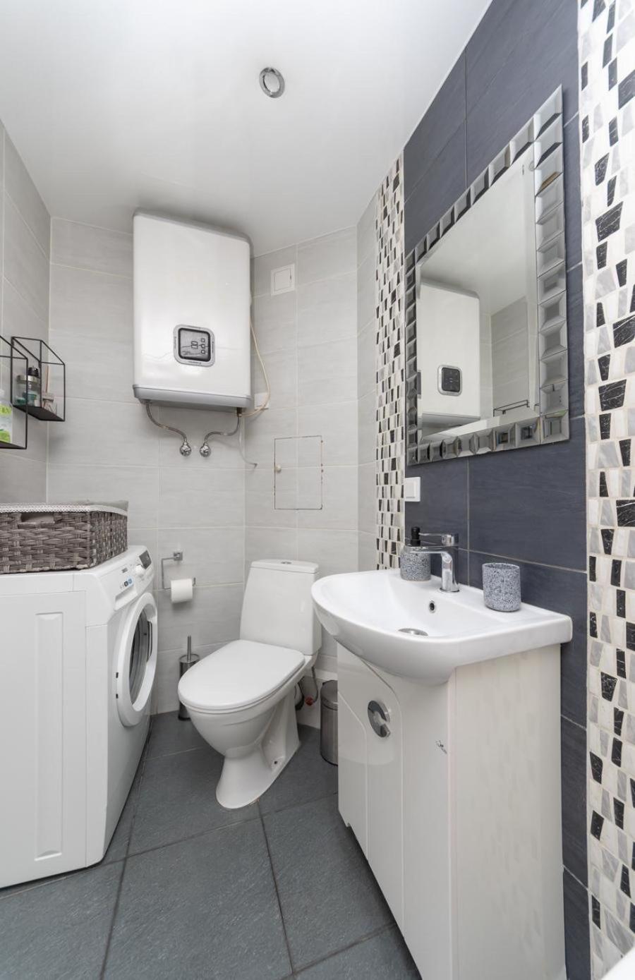 Апартаменты Flat24 On Lesi Ukrainki 3 Киев Экстерьер фото