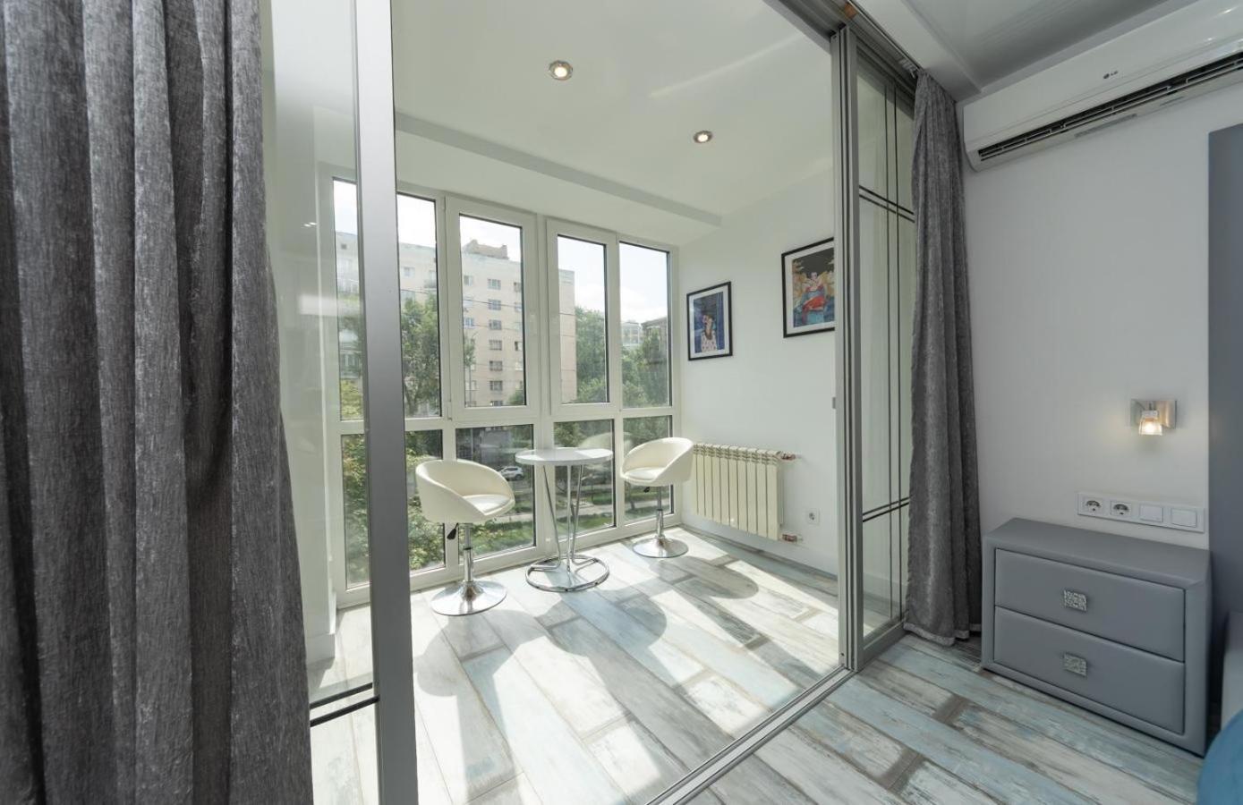 Апартаменты Flat24 On Lesi Ukrainki 3 Киев Экстерьер фото