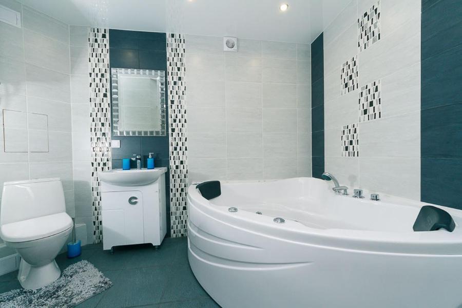 Апартаменты Flat24 On Lesi Ukrainki 3 Киев Экстерьер фото